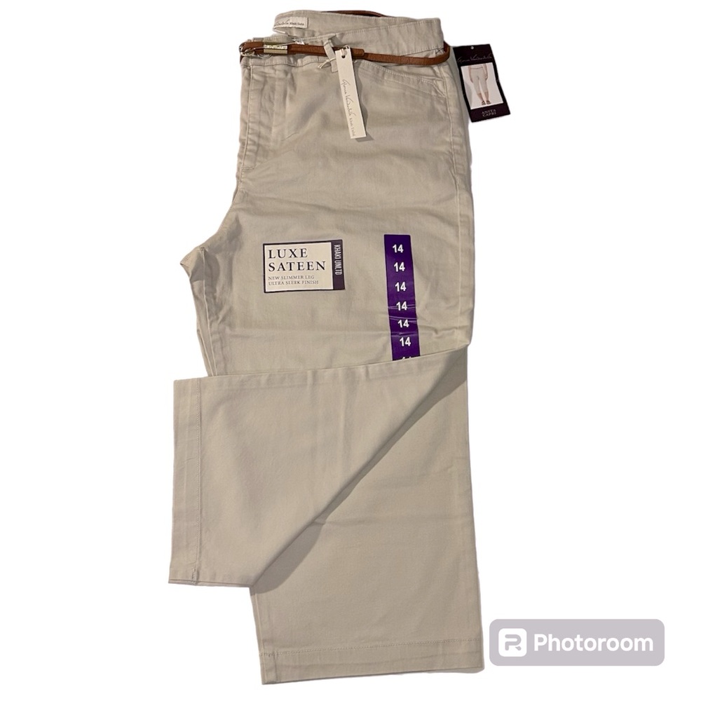 Gloria Vanderbilt khaki Anita capris new with tags size 14